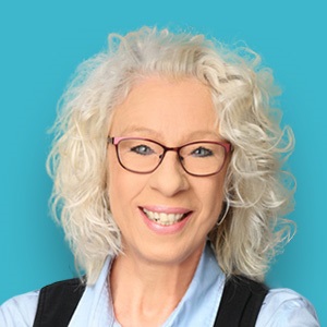 eine Frau mit blonden Haaren